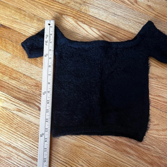 Forever 21 Tops - Forever21 black crop top